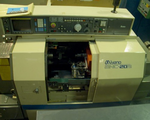 Tornio a CNC MIYANO