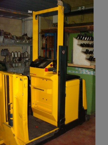 Carrelli elevatori/mezzi di sollevamento JUNGHEINRICH