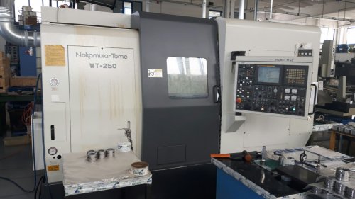 Tornio a CNC NAKAMURA