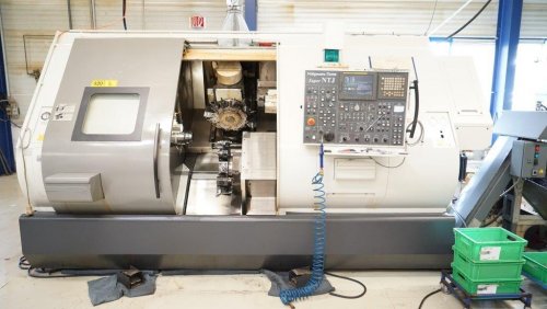 Tornio a CNC NAKAMURA