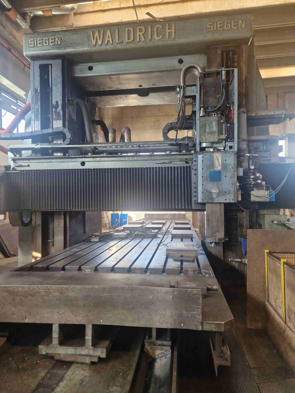Fresatrice alesatrice a portale WALDRICH SIEGEN 10000 CNC