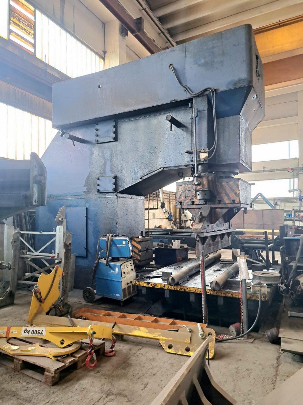 Pressa S. EUSTACCHIO 450 T.