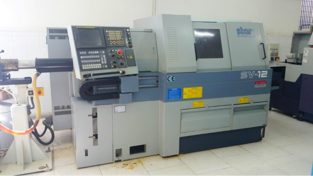 Verstellbarer Spindelstock CNC Drehbank STAR SV 12