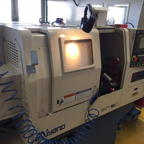 Tornio a CNC MIYANO