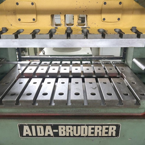 Pressa a due/quattro montanti BRUDERER - AIDA BSTA 50VL