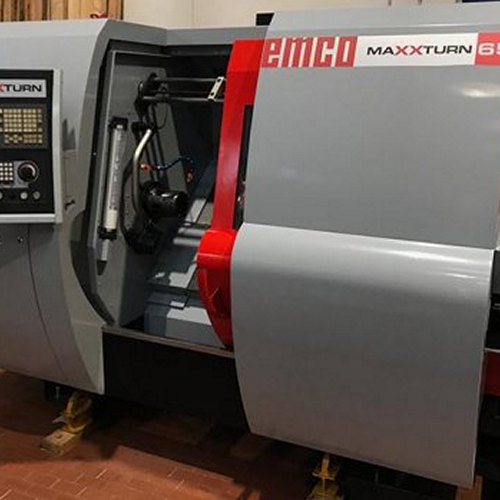 tornio a CNC EMCO