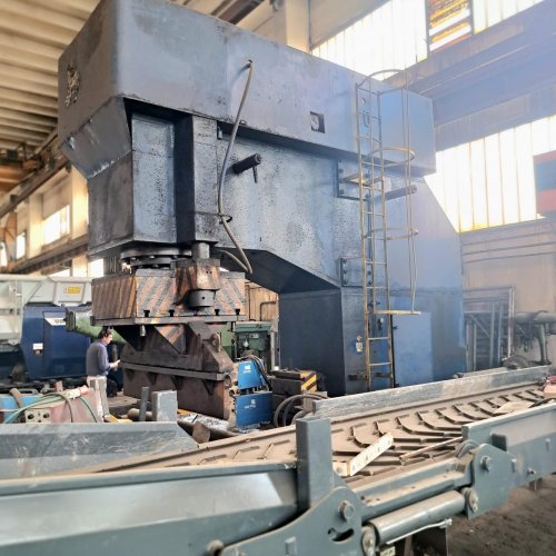 Pressa S. EUSTACCHIO 450 T.