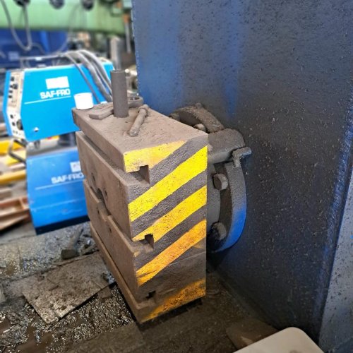 Pressa S. EUSTACCHIO 450 T.