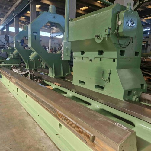 Lathe centre lathe TACHI FTC 200