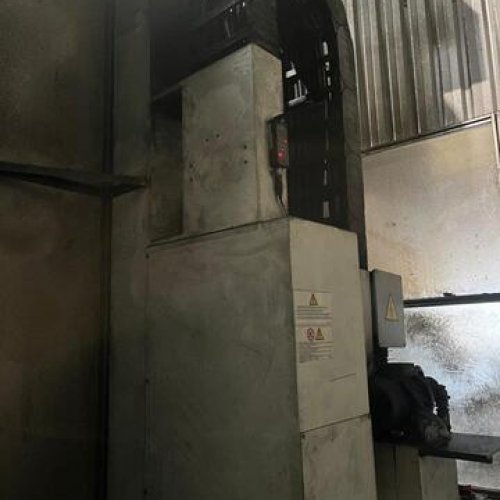 Alesatrice-fresatrice a montante fisso FPT CASTEL 30