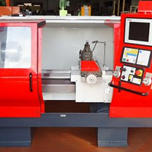 tornio a CNC EMCO