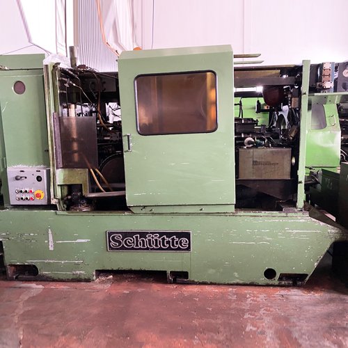 tornio plurimandrino SCHUTTE SF32