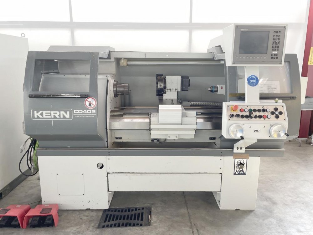 Tour à CNC DMT-KERN CD 402